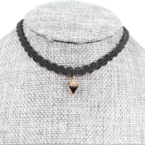 Retro Black Fabric Choker Triangle Charm Necklace - Picture 1 of 3